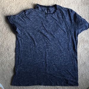 Men’s Gap medium heather navy tee shirt